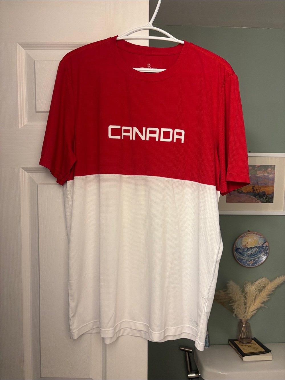 Running Room Canada Short-Sleeve Tee in Red and White
